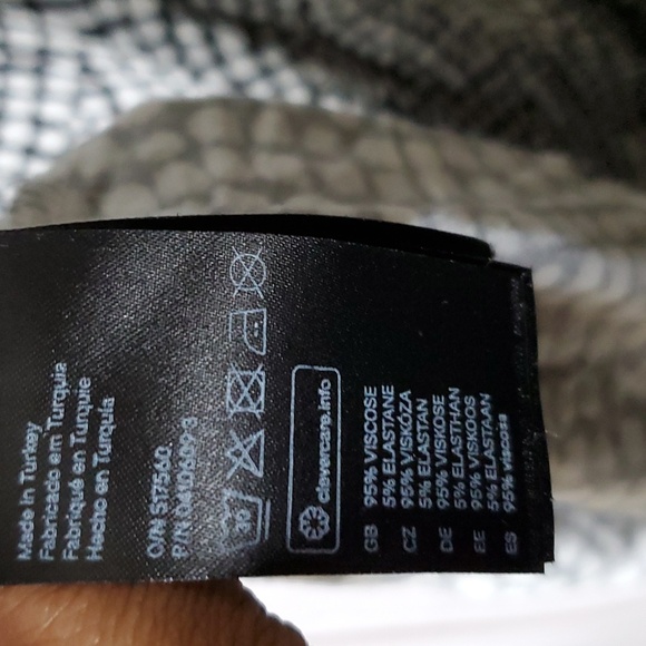 H&M Black and White Animal Print Pattern Bodycon V-Neck Dress Size S - Picture 7 of 8